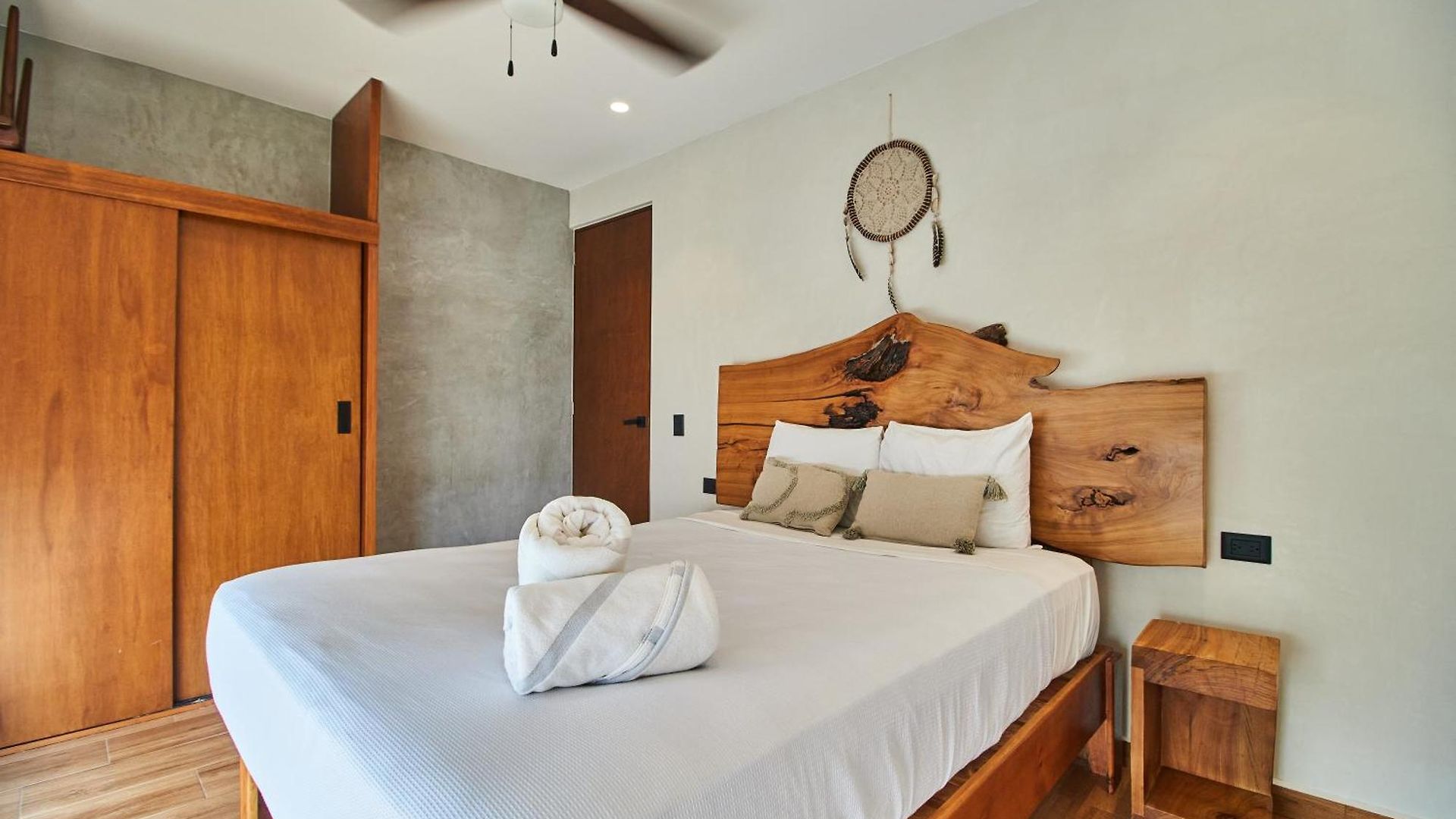 Casa Baay - Private 17 Bedroom House, 34 Pax, Rooftop And Pool + Concierge *