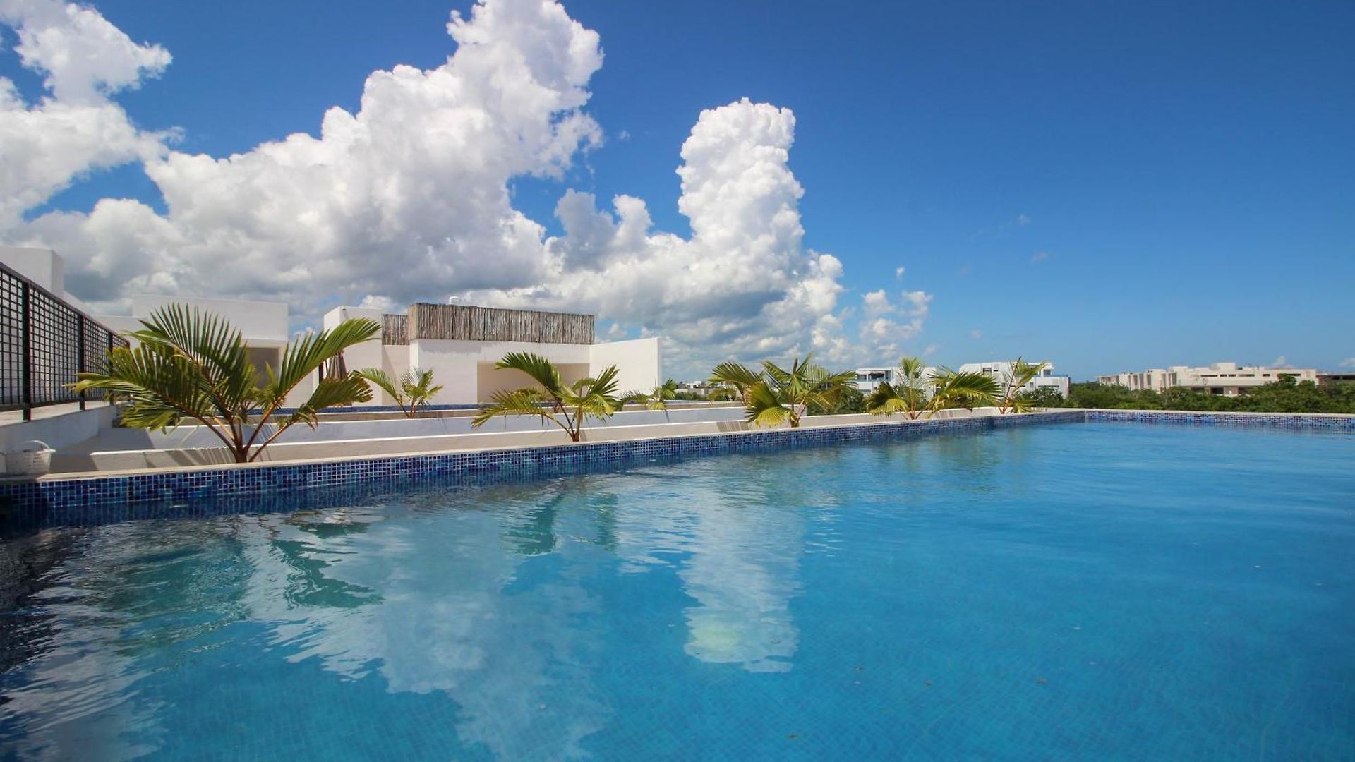 Spacious With Rooftop Pool, Gym, Coworking And Cinema