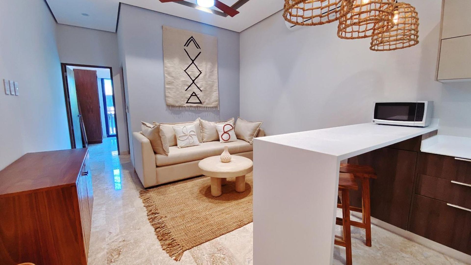 1-bd With Ocean View Rooftop Pool