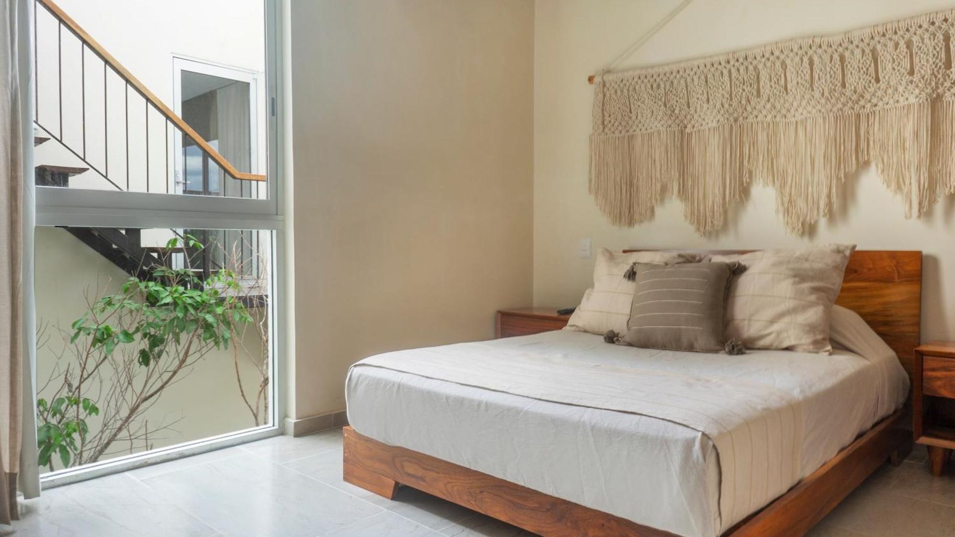 Comfort & Style In 2br - Pool Access - A209 *