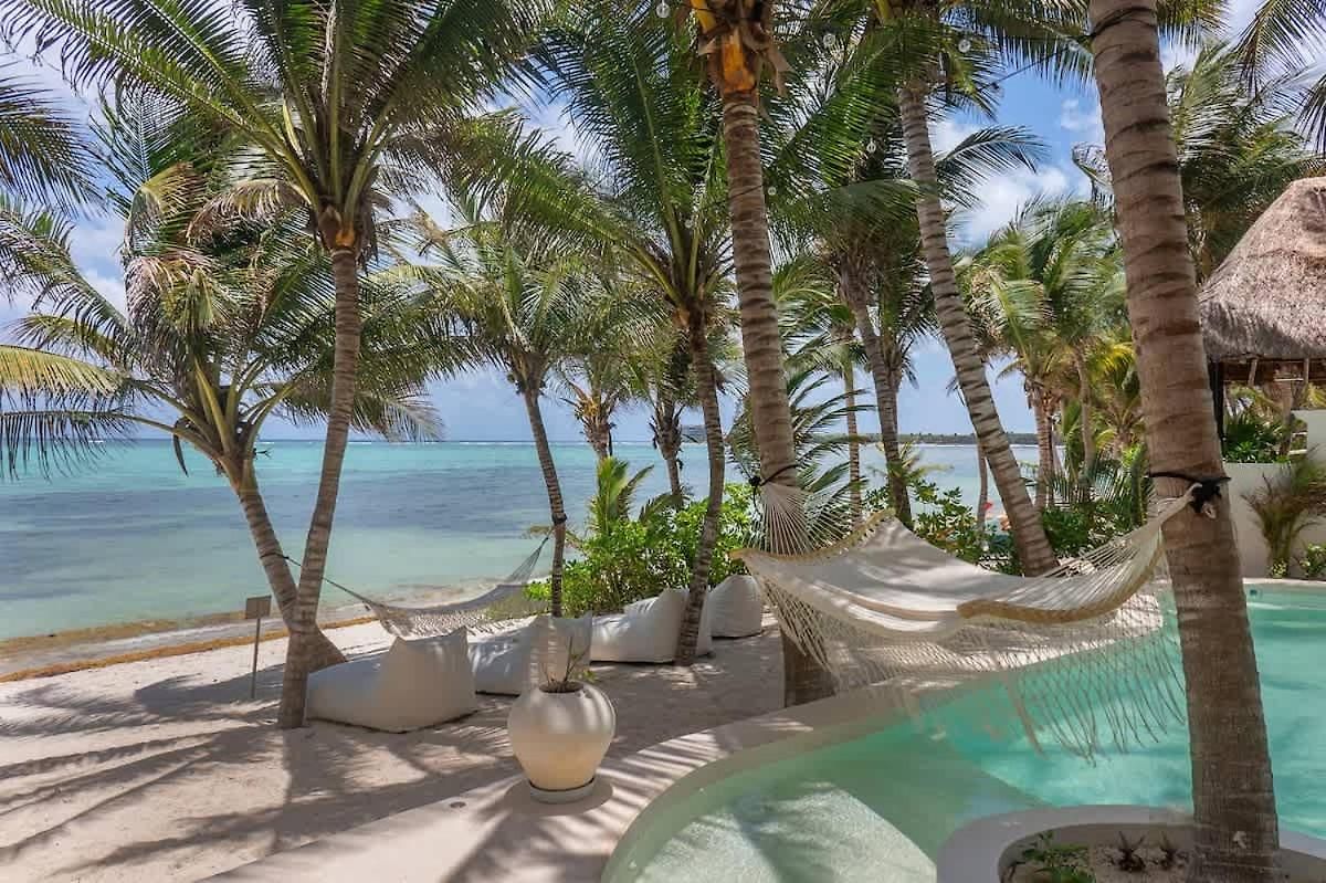 New 3br Private Beachfront With Pool At Soliman Villa