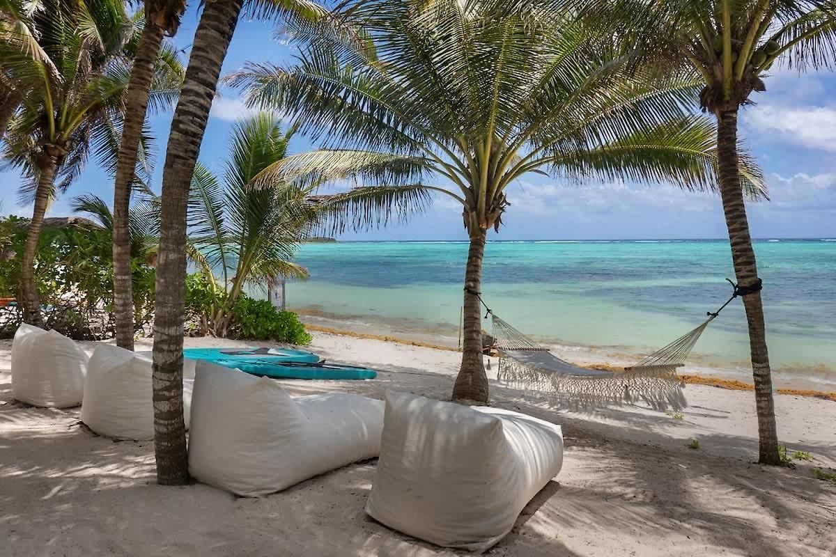 Villa New 3br Private Beachfront With Pool At Soliman