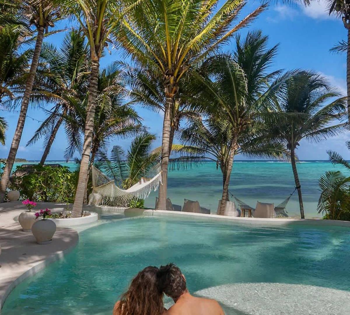New 3br Private Beachfront With Pool At Soliman