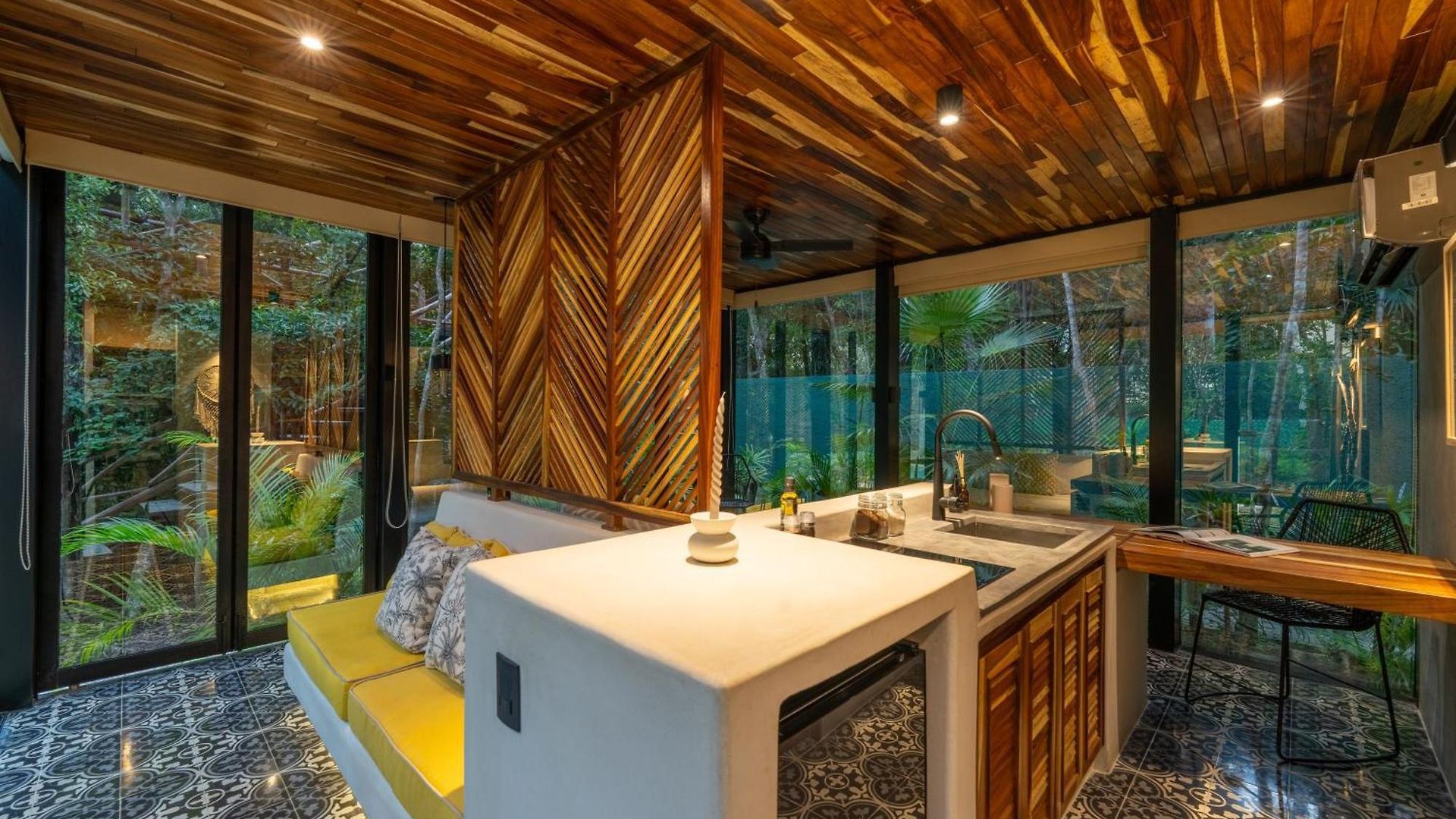 Apartment Chay Glass Jungle House Tulum
