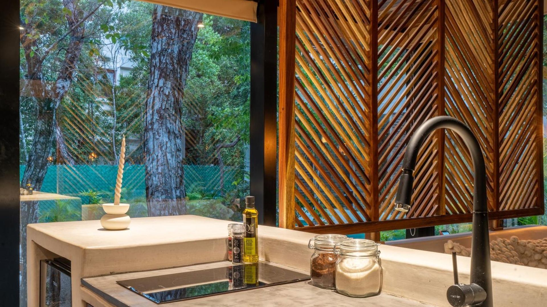 Chay Glass Jungle House