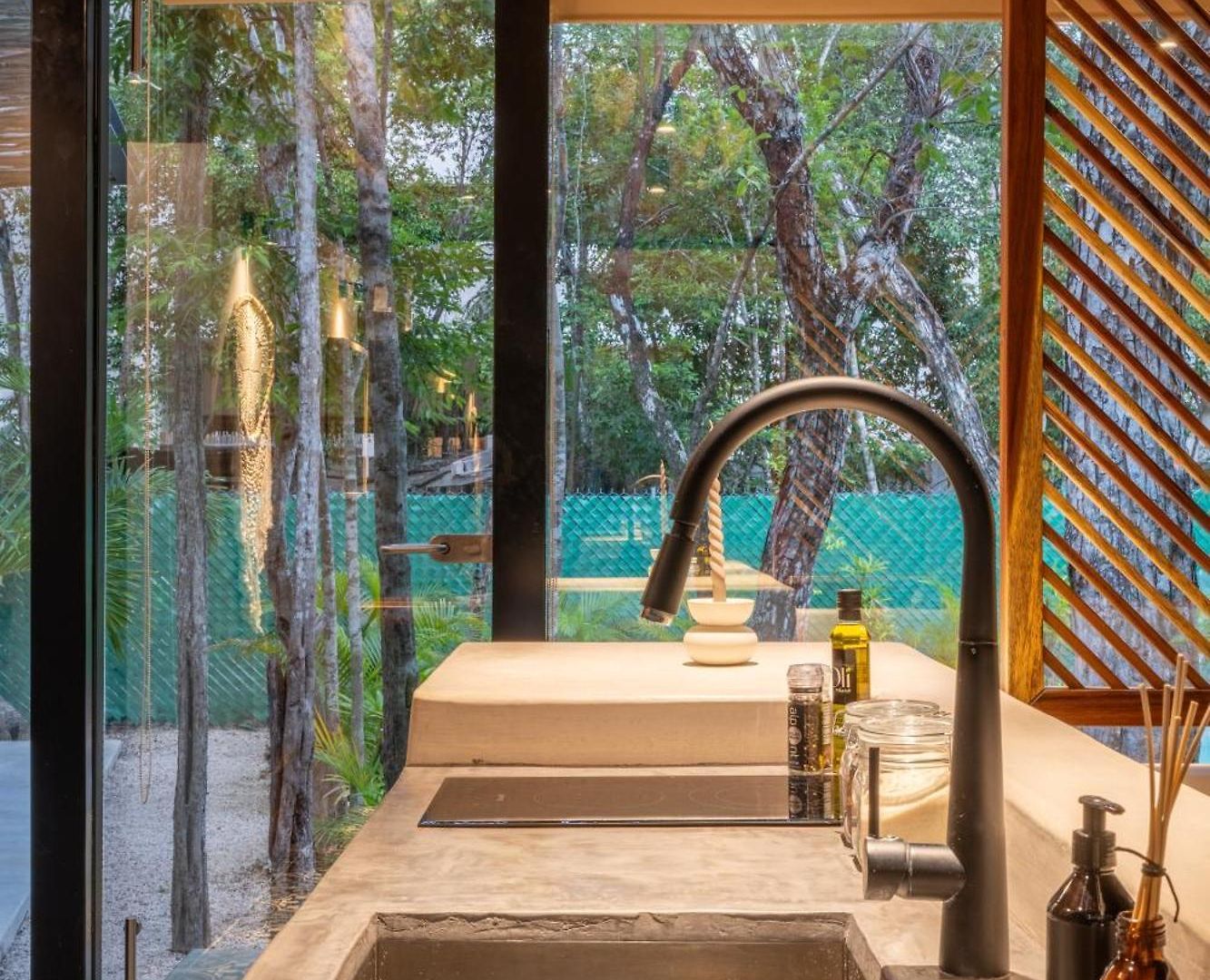 Chay Glass Jungle House * Tulum