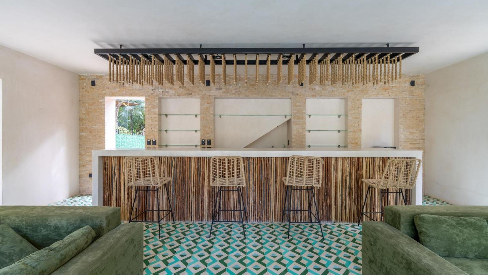 Chay Glass Jungle House *