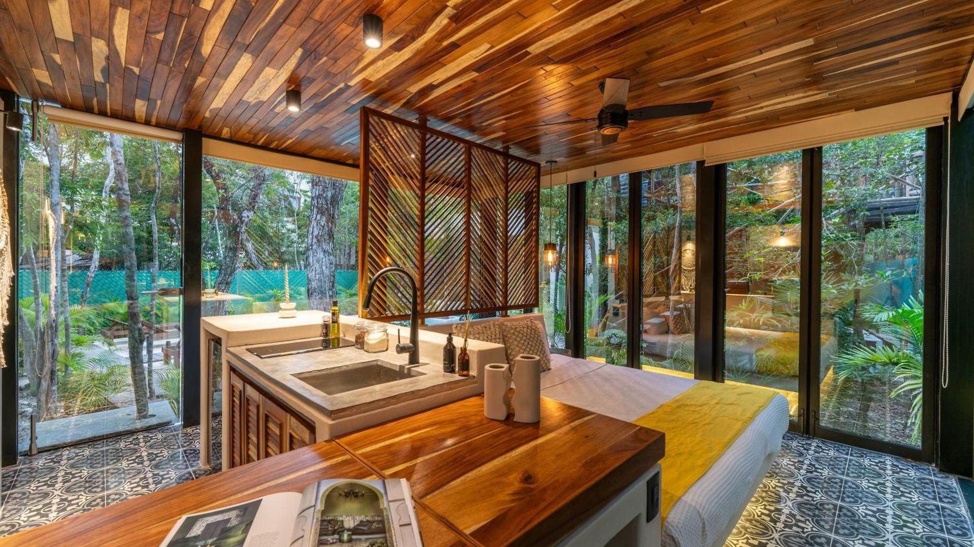 Chay Glass Jungle House *