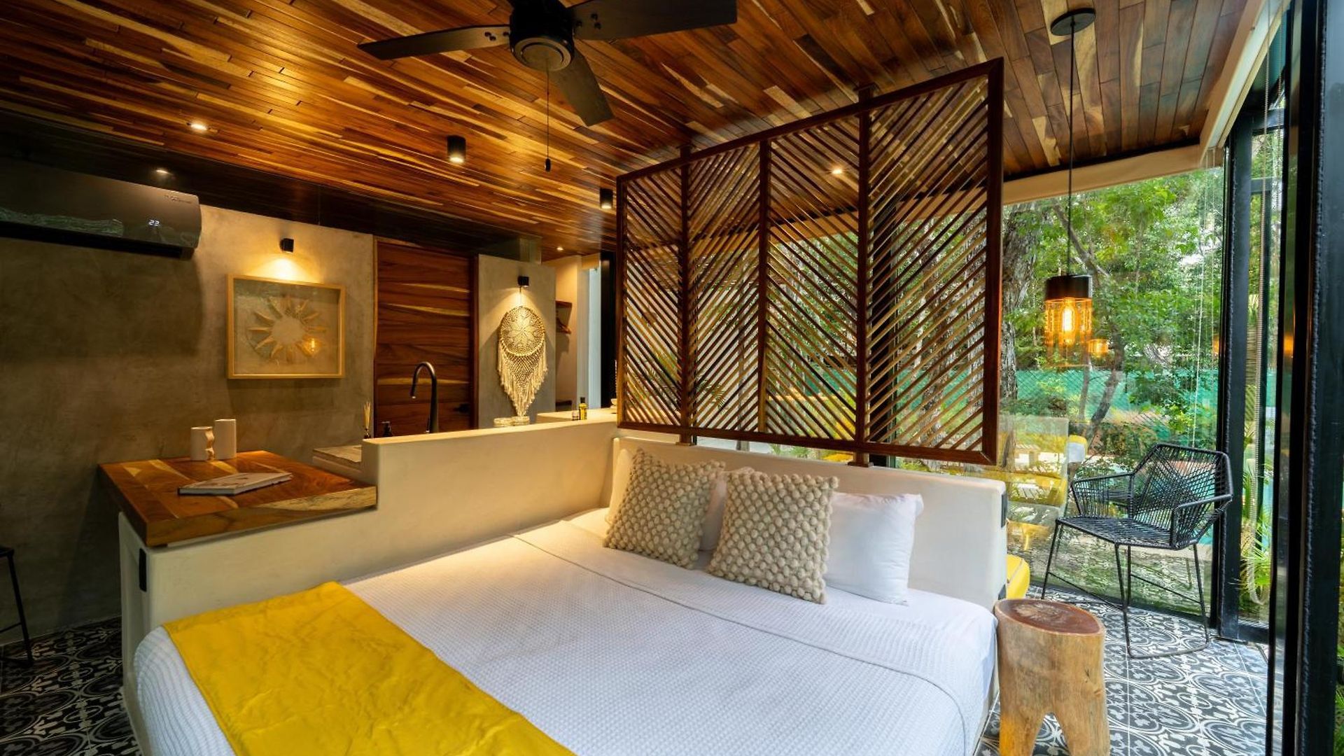 Chay Glass Jungle House Apartment Tulum