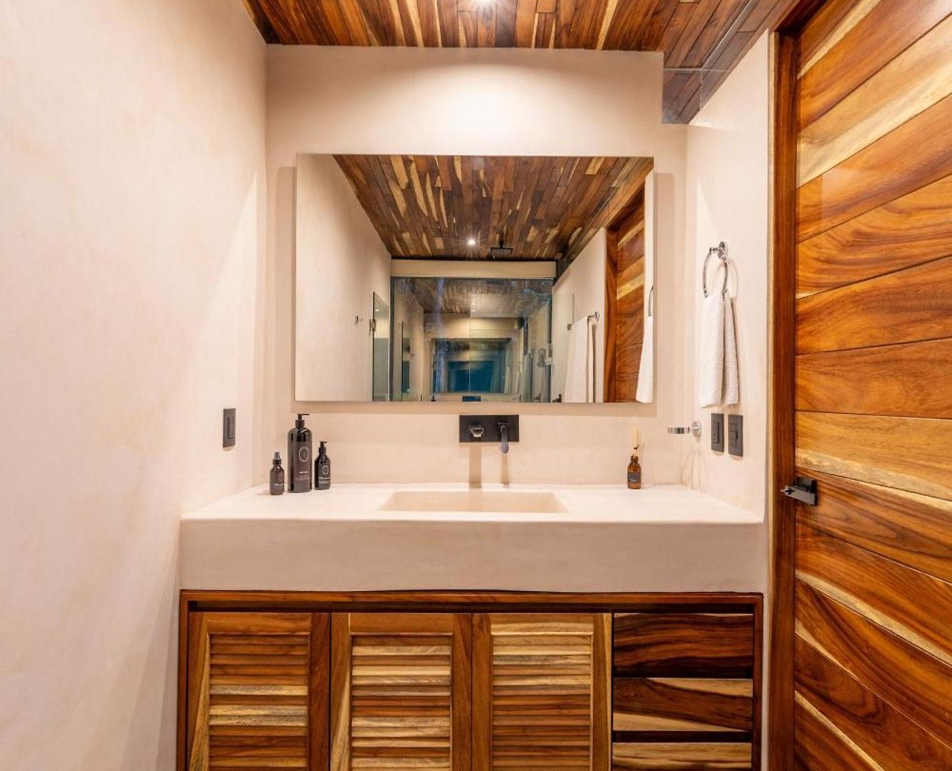 Chay Glass Jungle House Tulum