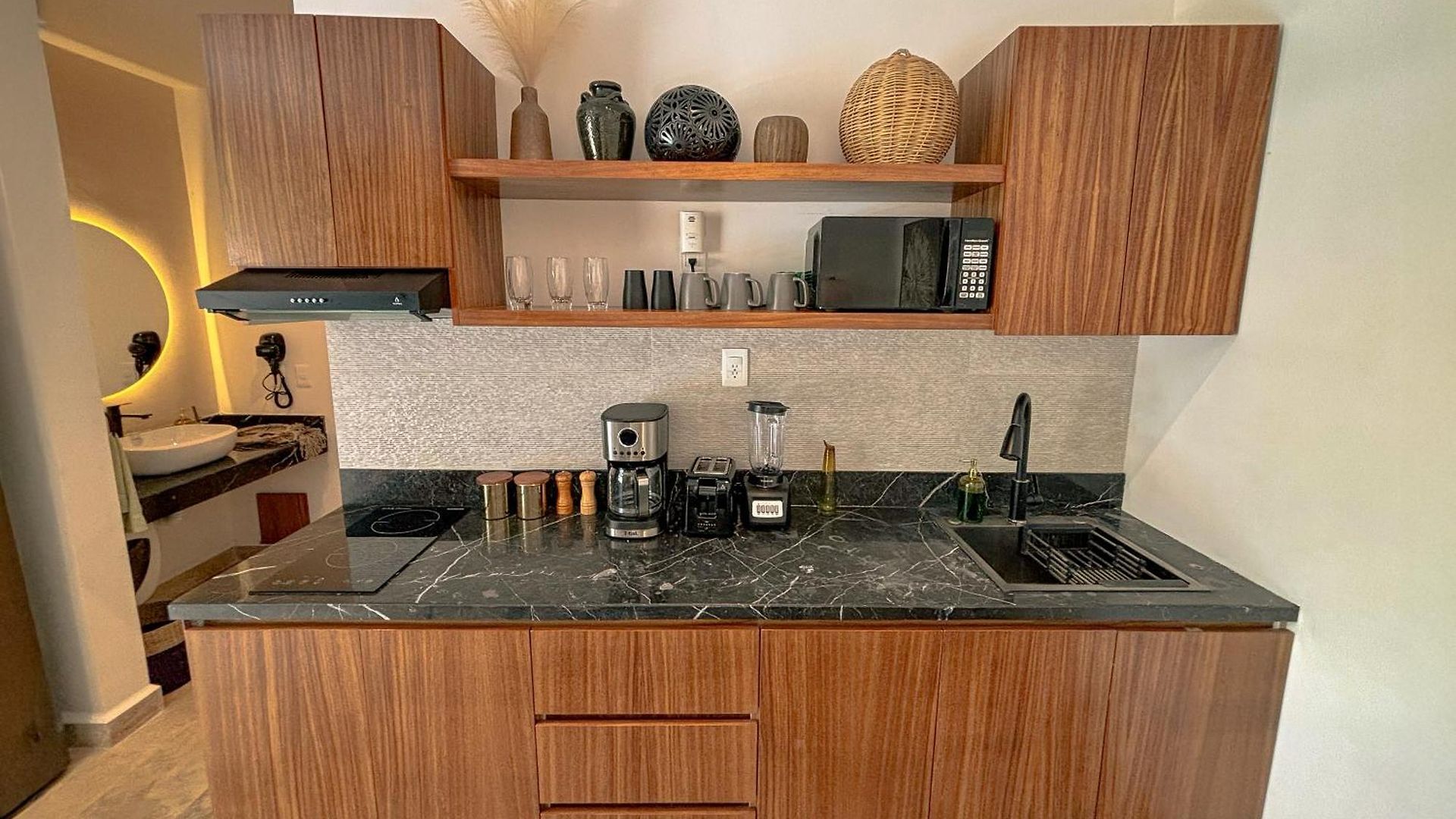 Sak Tuunich Luxury Residences Aparthotel 4*
