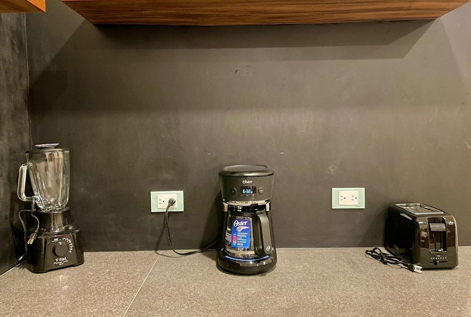 Apartment La Veleta, Pet Friendly Studio,laundry ,wifi 250mb,alberca