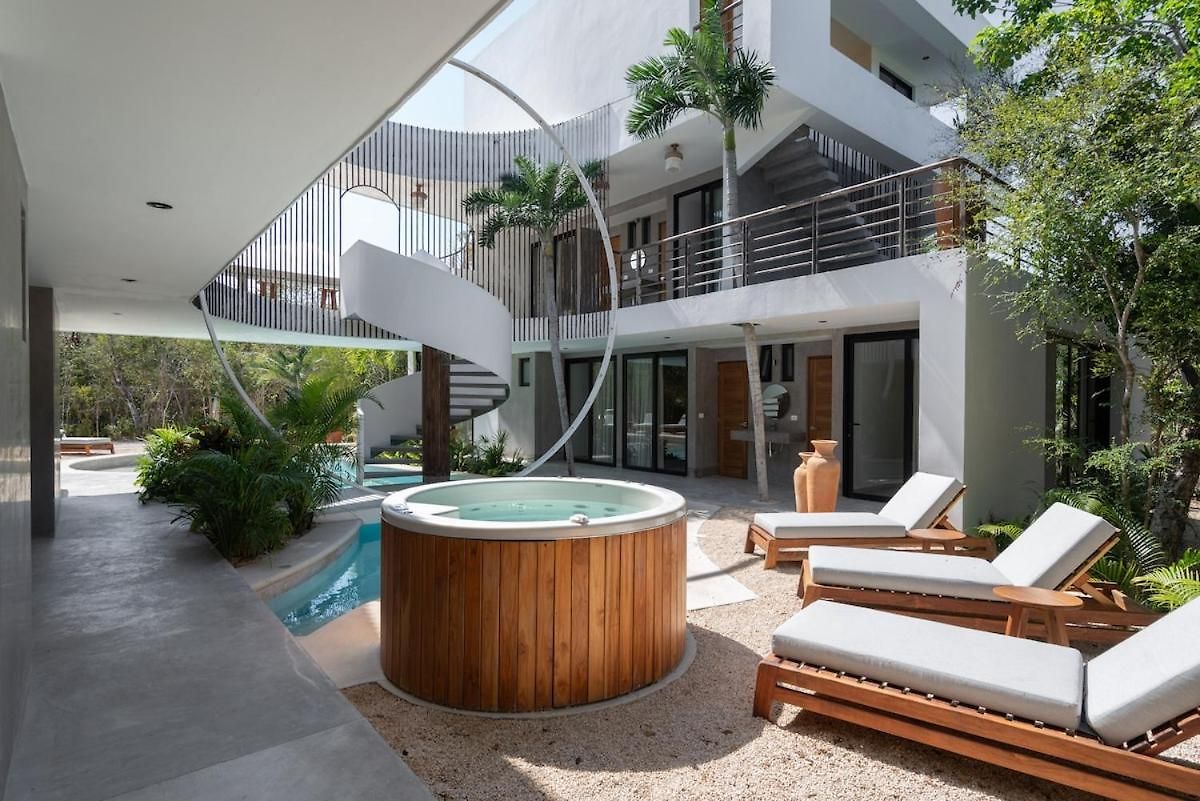 Villa Aqua