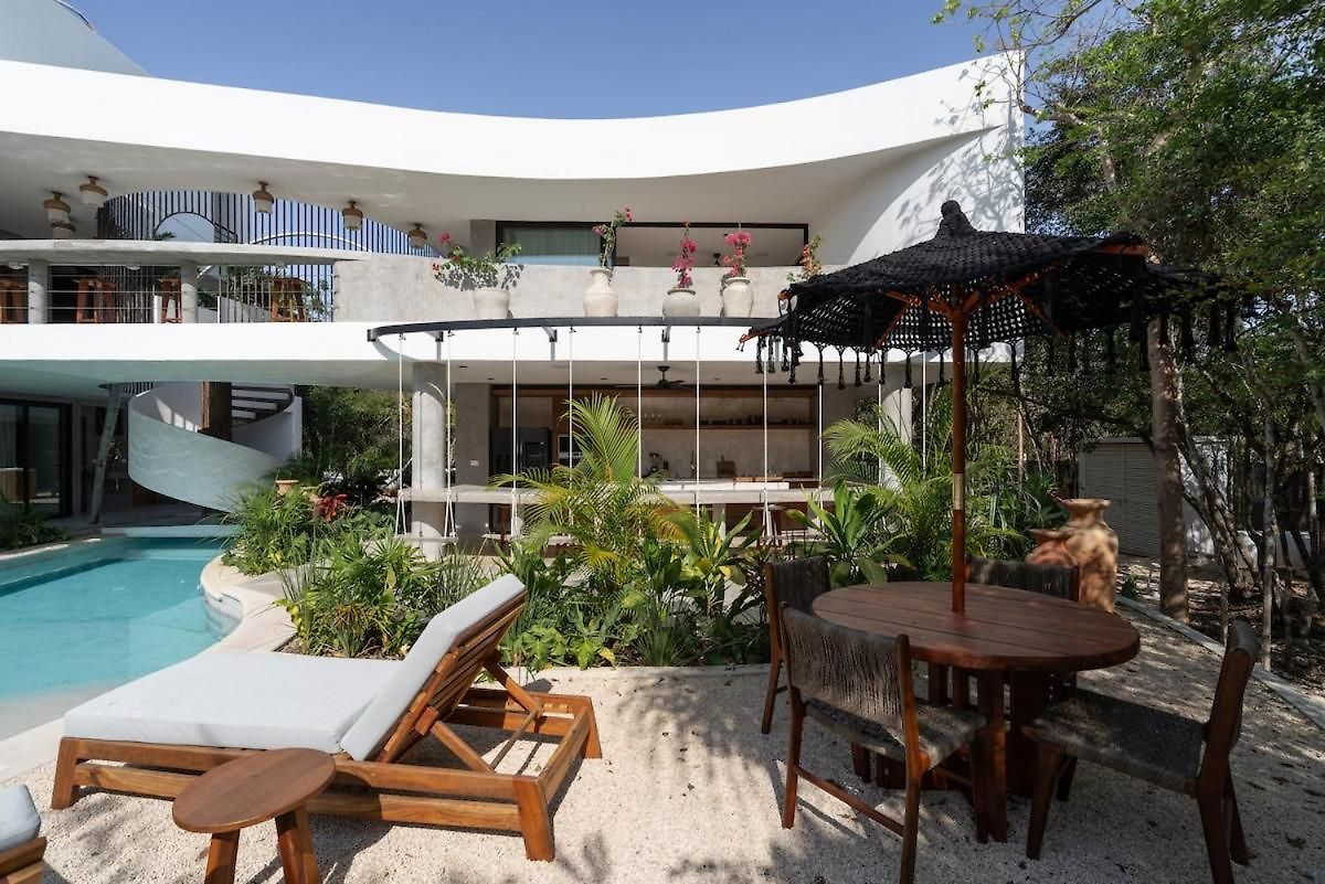 Aqua Villa
