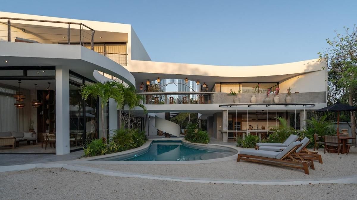 Aqua