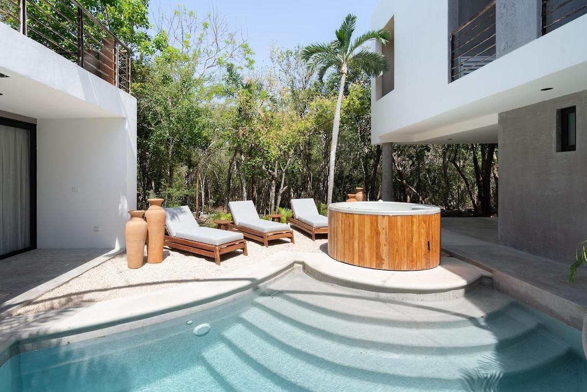 Villa Aqua
