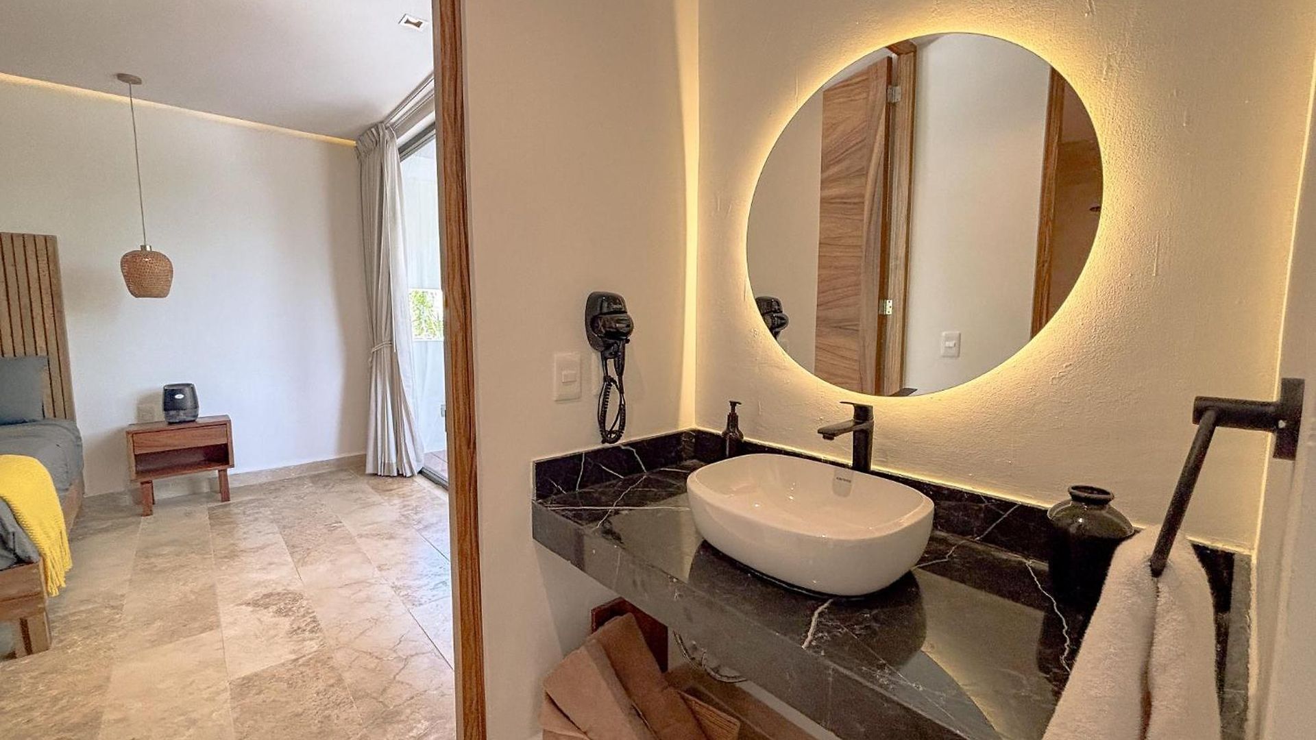 Sak Tuunich Luxury Residences Aparthotel