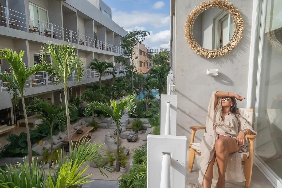New H With Free Access To Akna Club Apartment