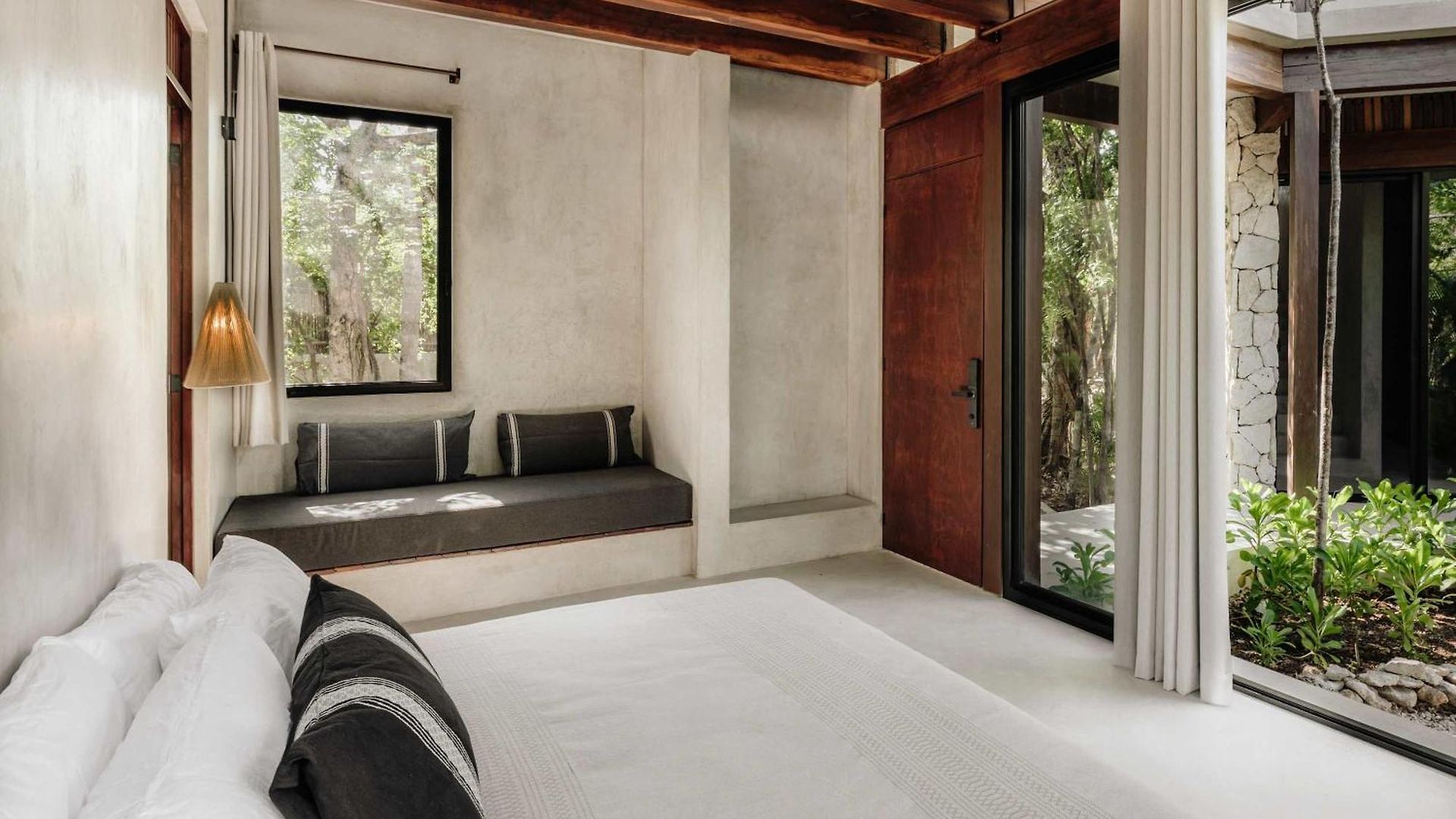 Jungle For 21 - Pool, Yoga & Concierge