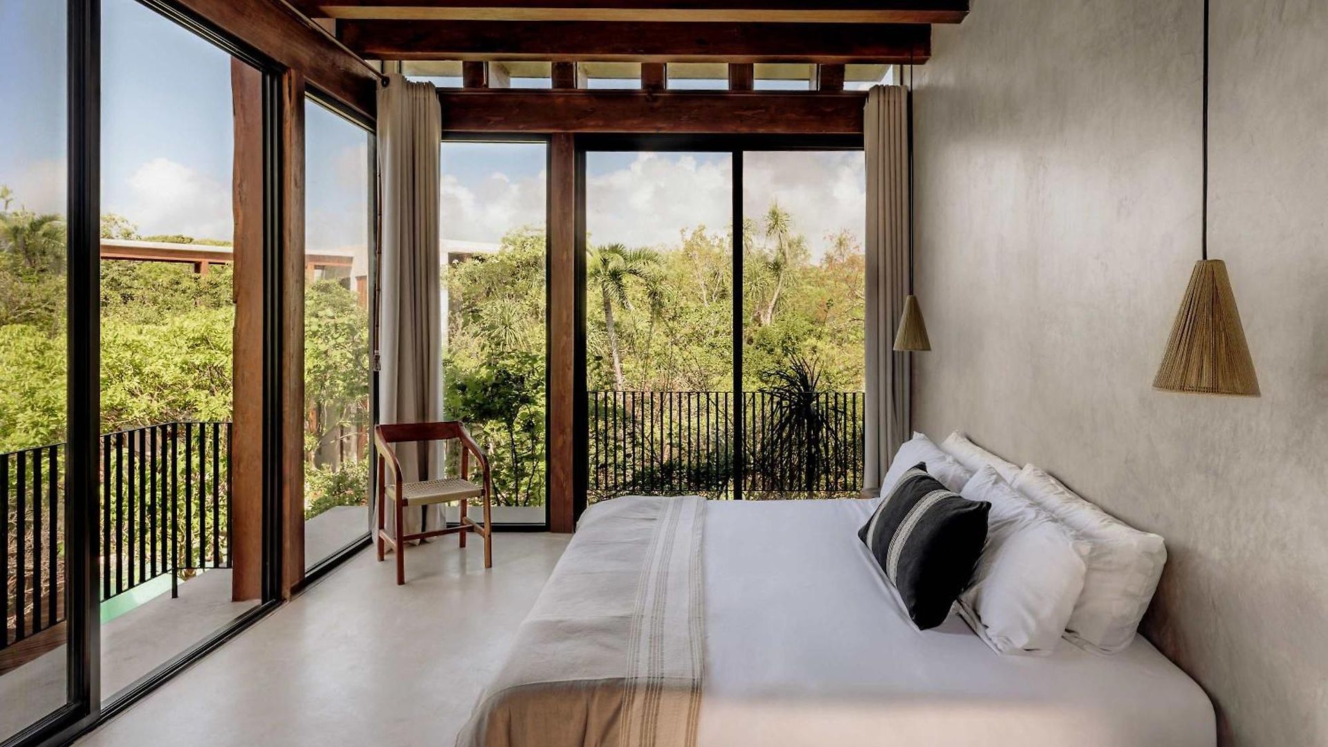 Jungle For 21 - Pool, Yoga & Concierge Holiday home