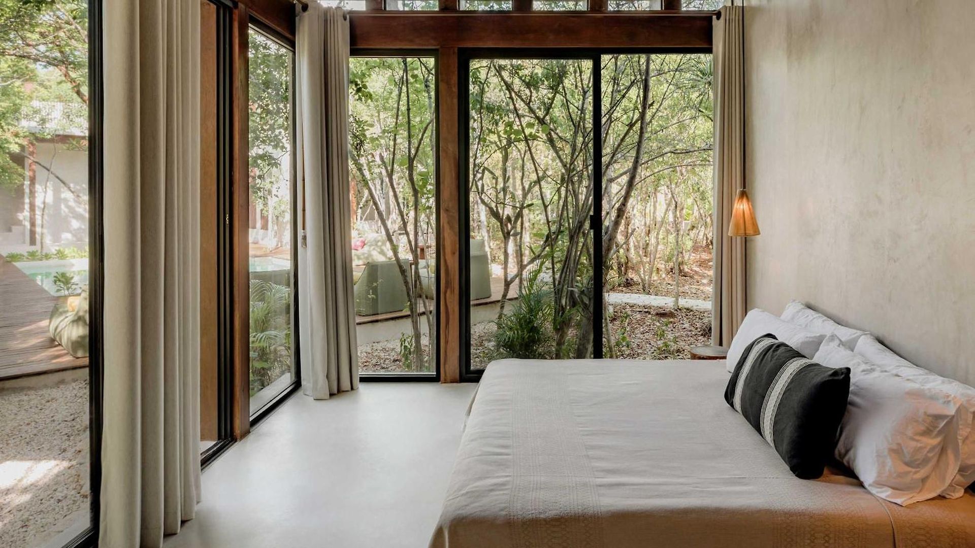 Jungle For 21 - Pool, Yoga & Concierge