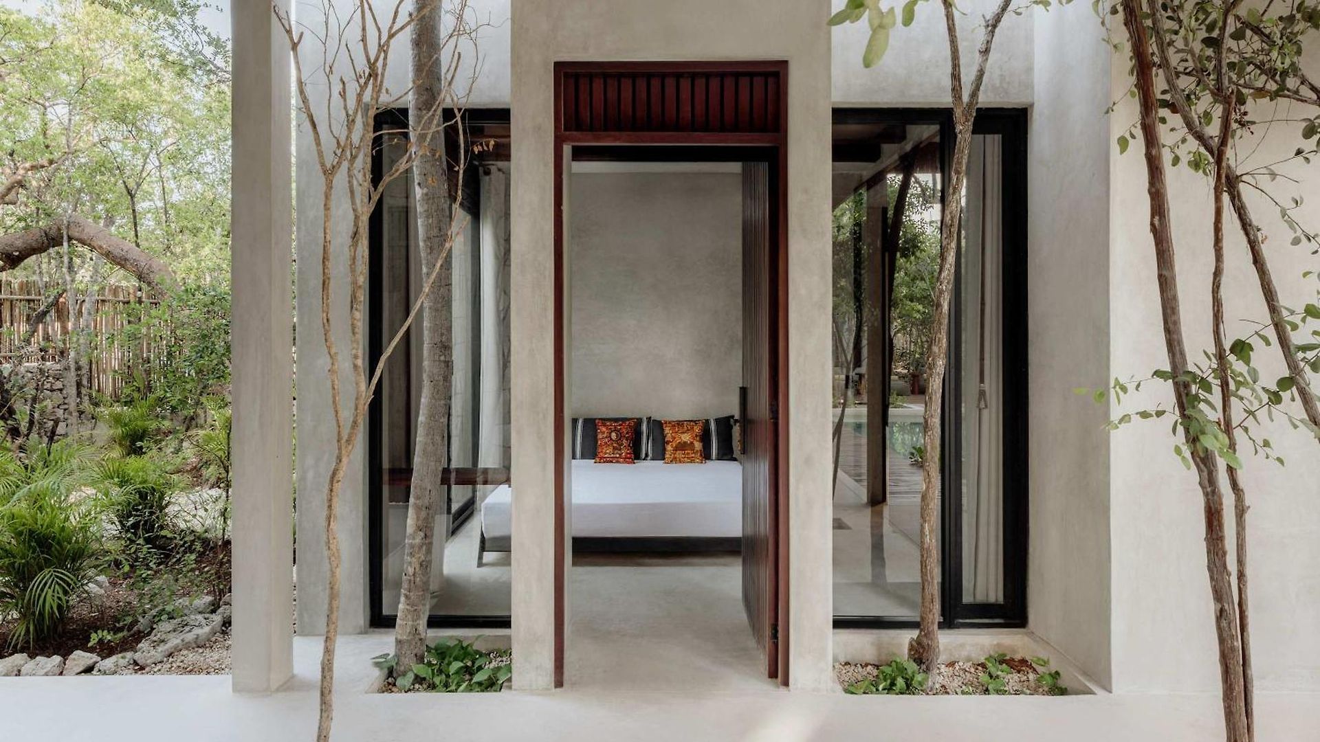 Jungle For 21 - Pool, Yoga & Concierge Holiday home *