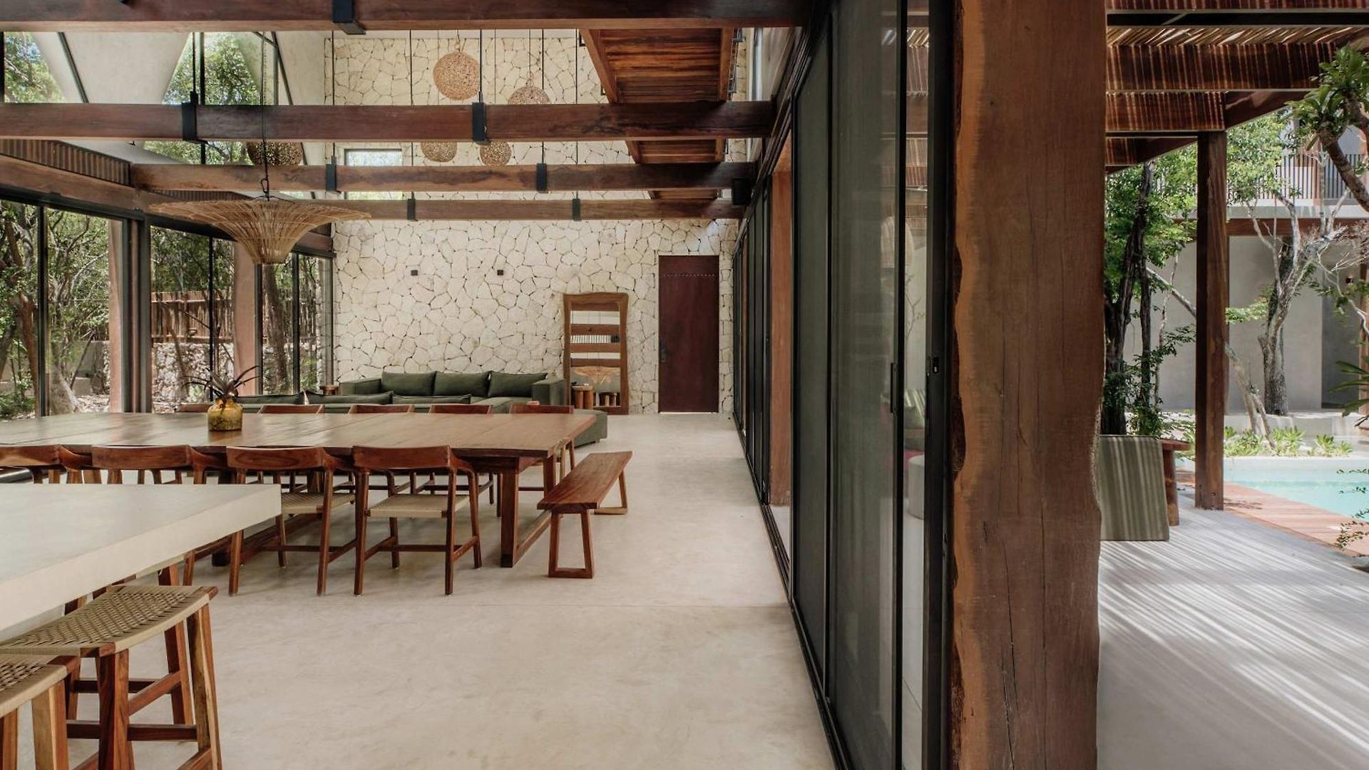 Jungle For 21 - Pool, Yoga & Concierge *