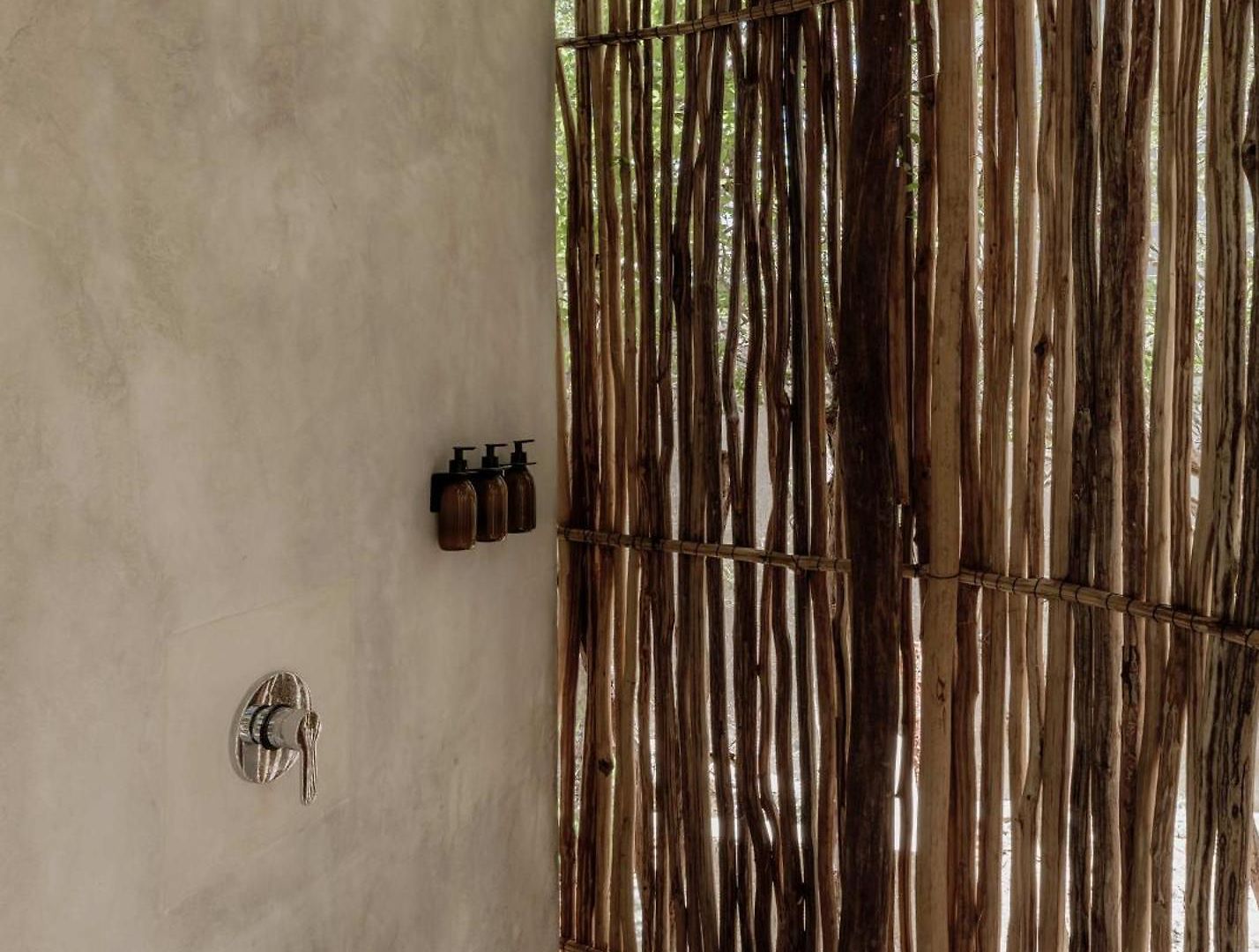 Jungle For 21 - Pool, Yoga & Concierge Holiday home *