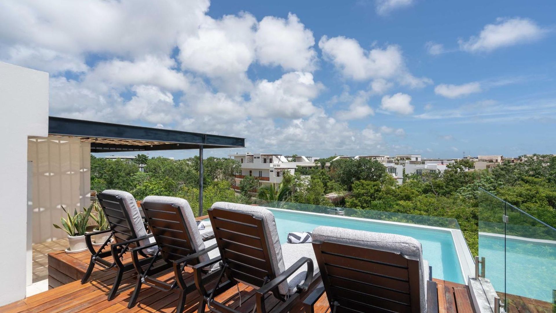 Panoramic 4*