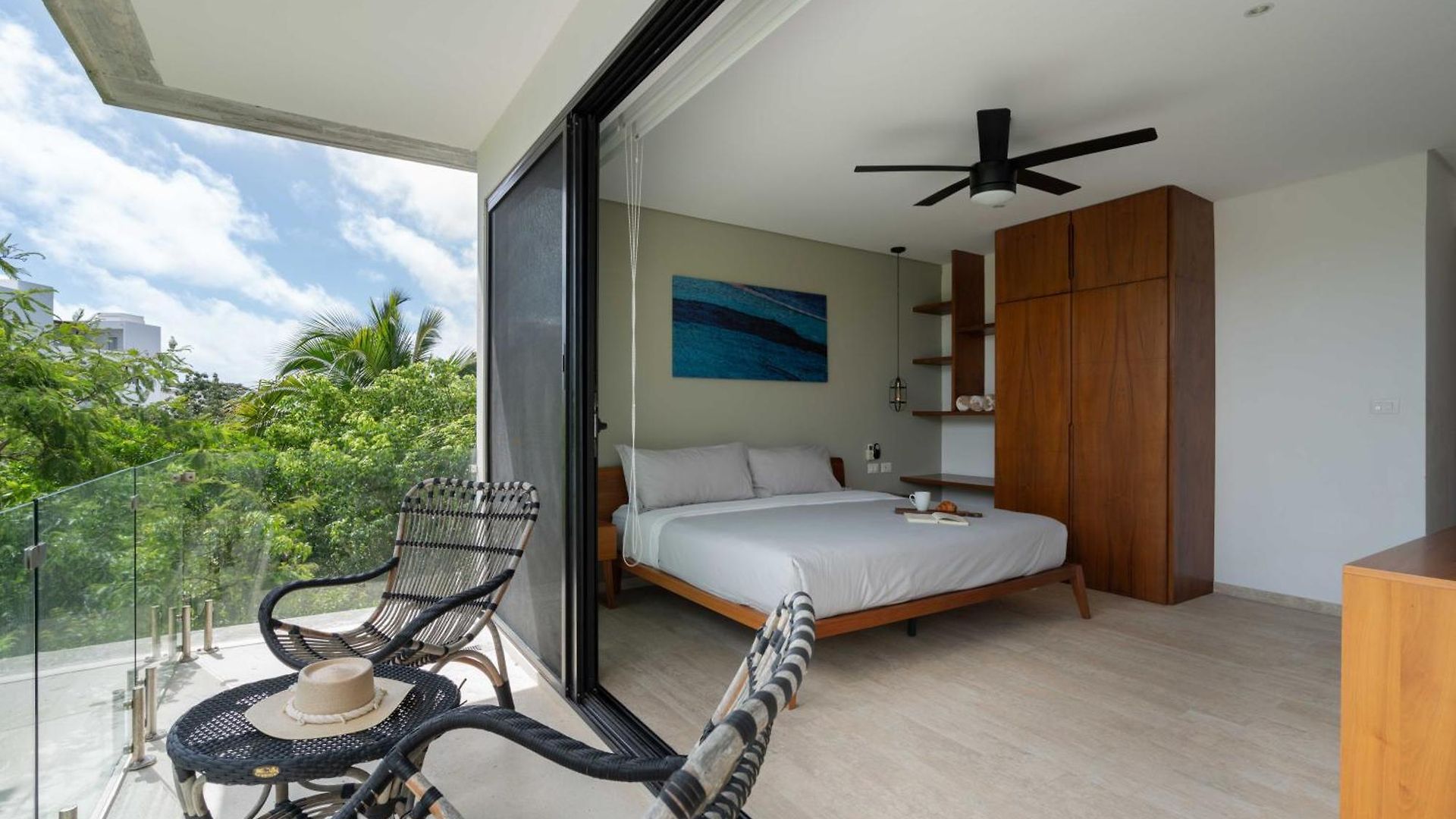 Panoramic 4*