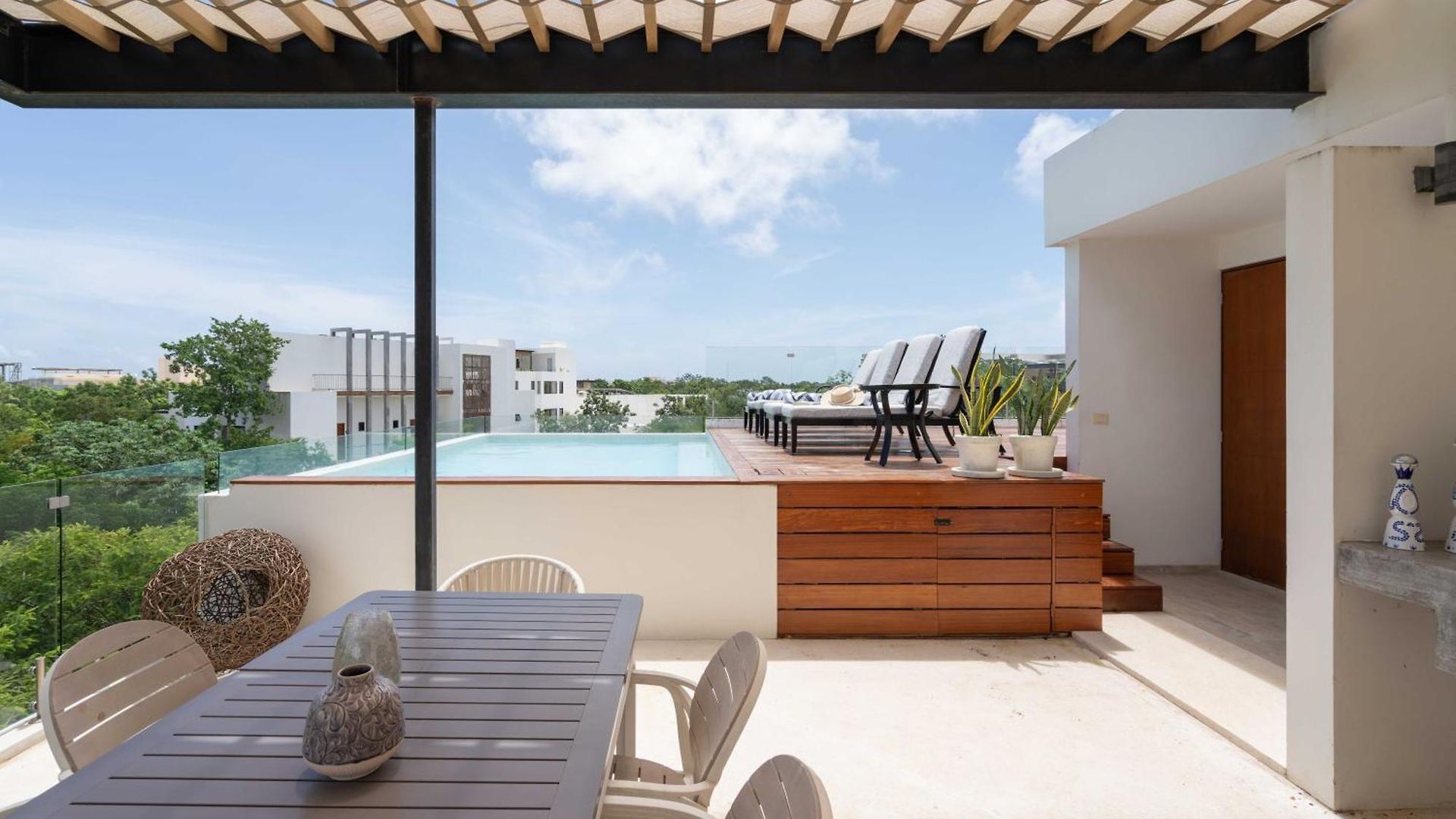 Panoramic Apartahotel