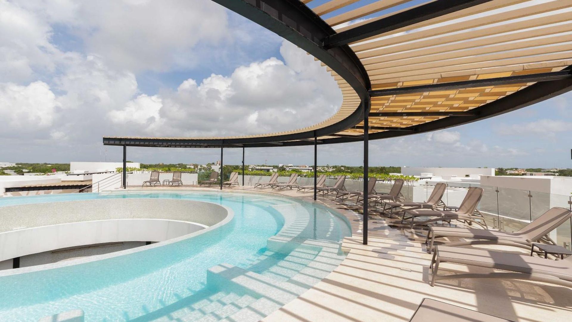 Panoramic Apartahotel 4*