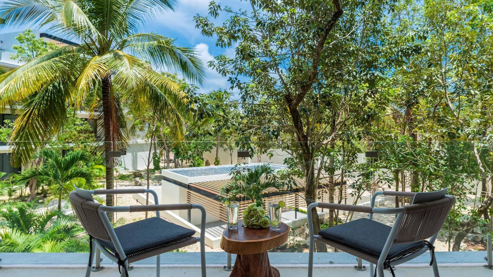 Panoramic Apartahotel 4*