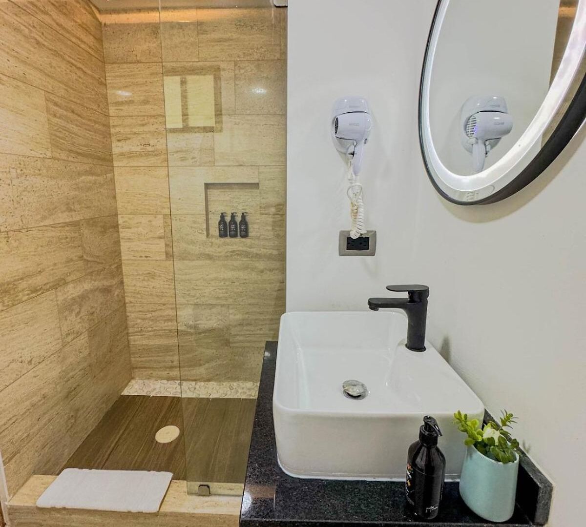 Apartment Incredible With Jacuzzi Naia C19 *