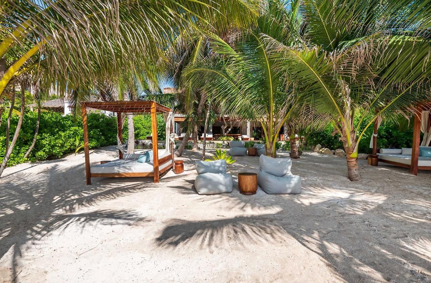 Beachfront Tankah 3 For 18 Guests! Villa
