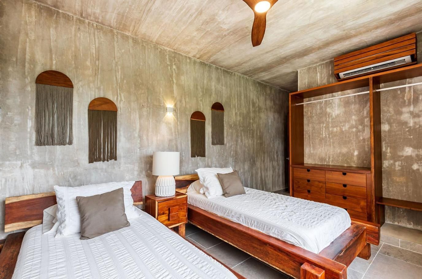 Beachfront Tankah 3 For 18 Guests!