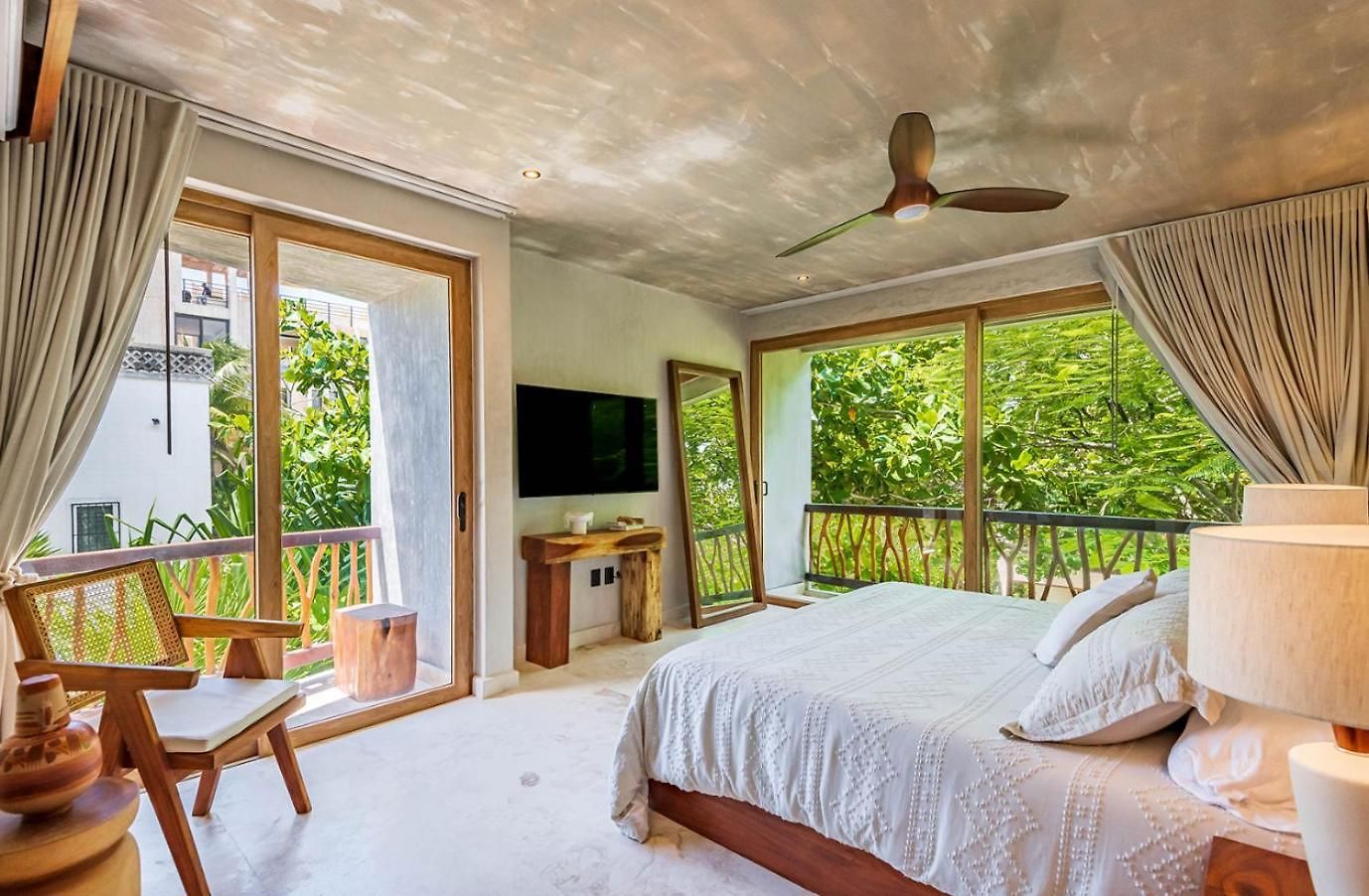 Beachfront Tankah 3 For 18 Guests!