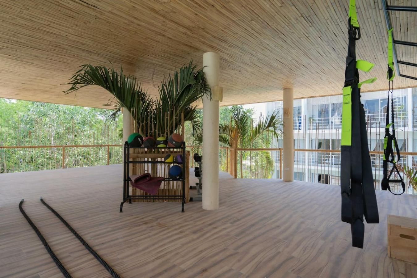 Modern And Stylish In Muuk Apartment