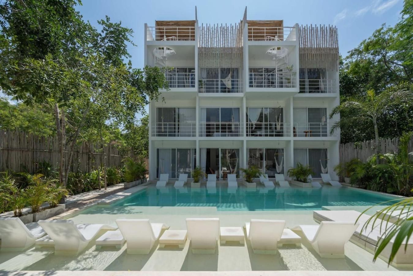 Apartment Modern And Stylish In Muuk
