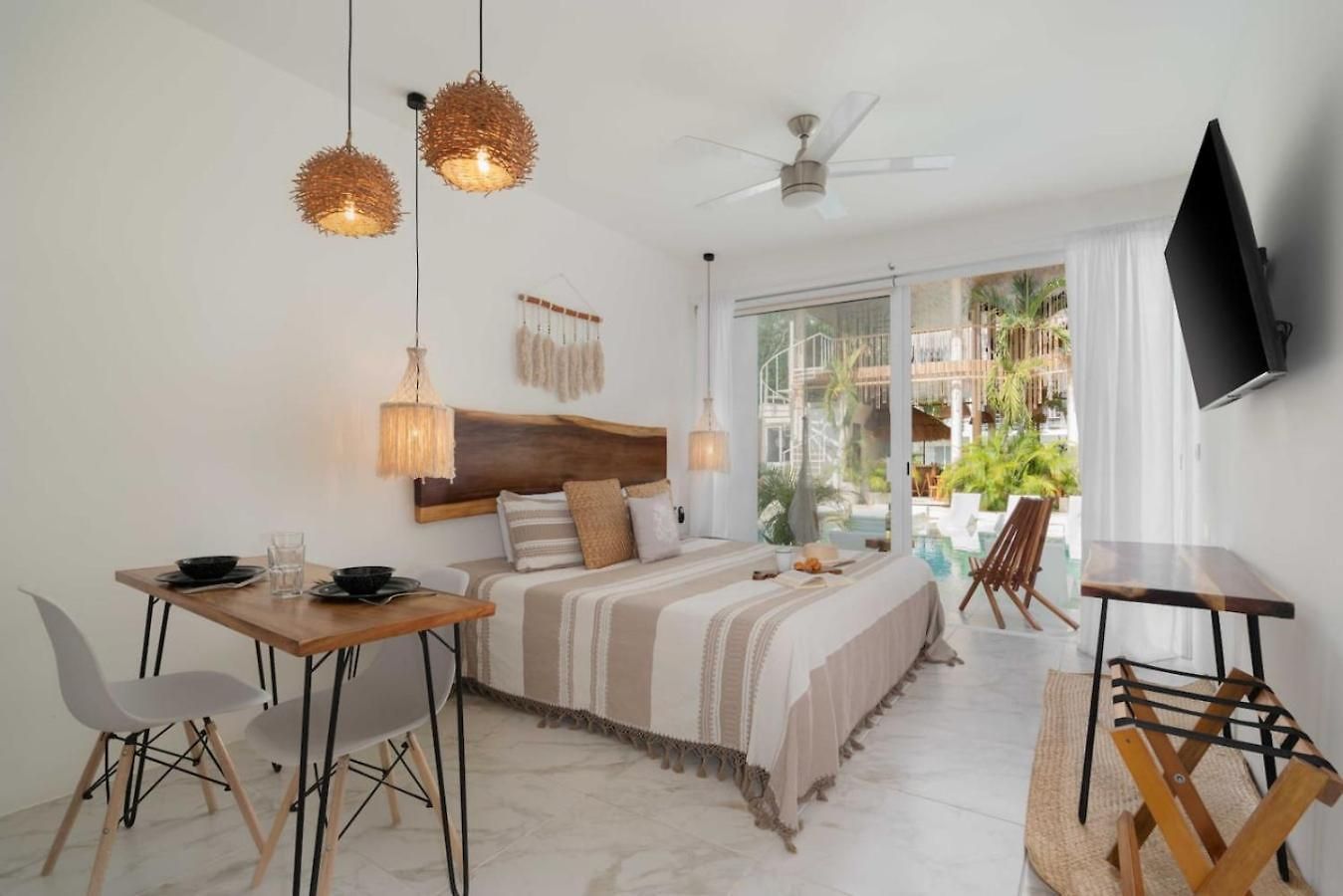 Modern And Stylish In Muuk Apartment