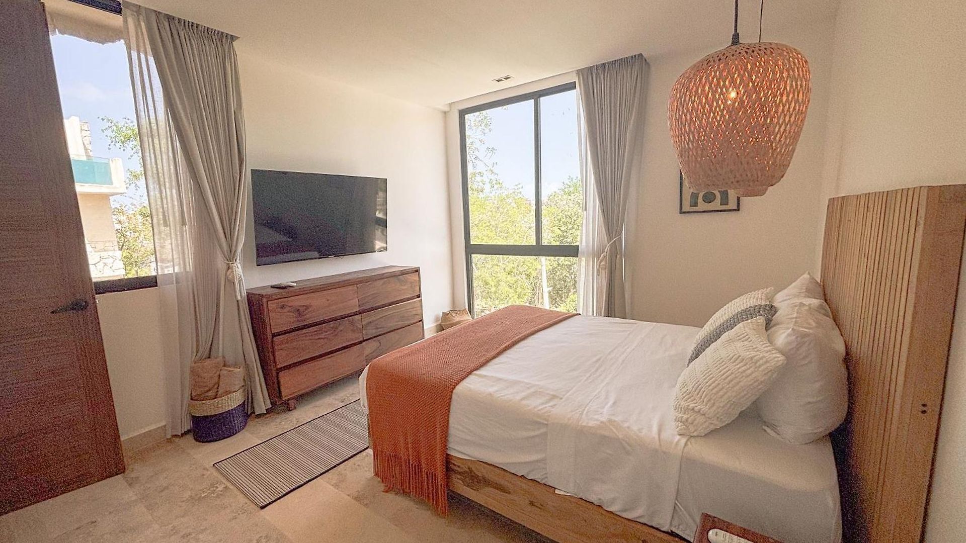 Sak Tuunich Luxury Residences Aparthotel