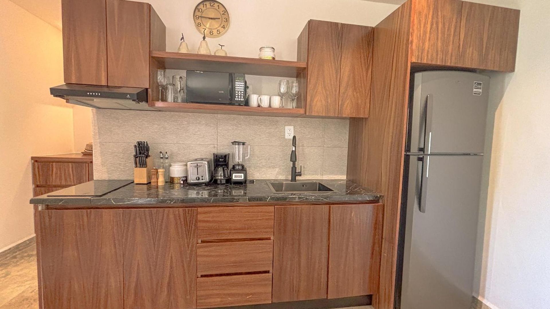 Sak Tuunich Luxury Residences Aparthotel