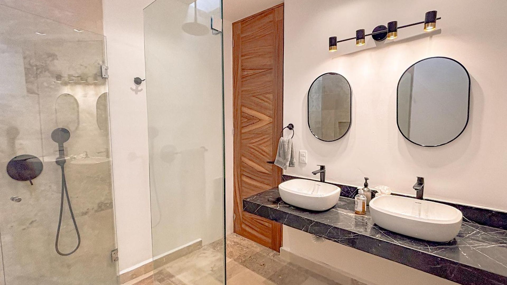 Aparthotel Sak Tuunich Luxury Residences 4*