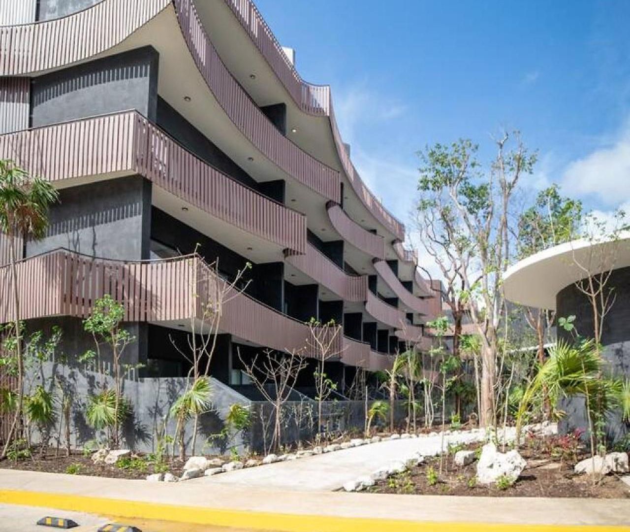 Luxury 3bd With Balcony And Rooftop Pool *