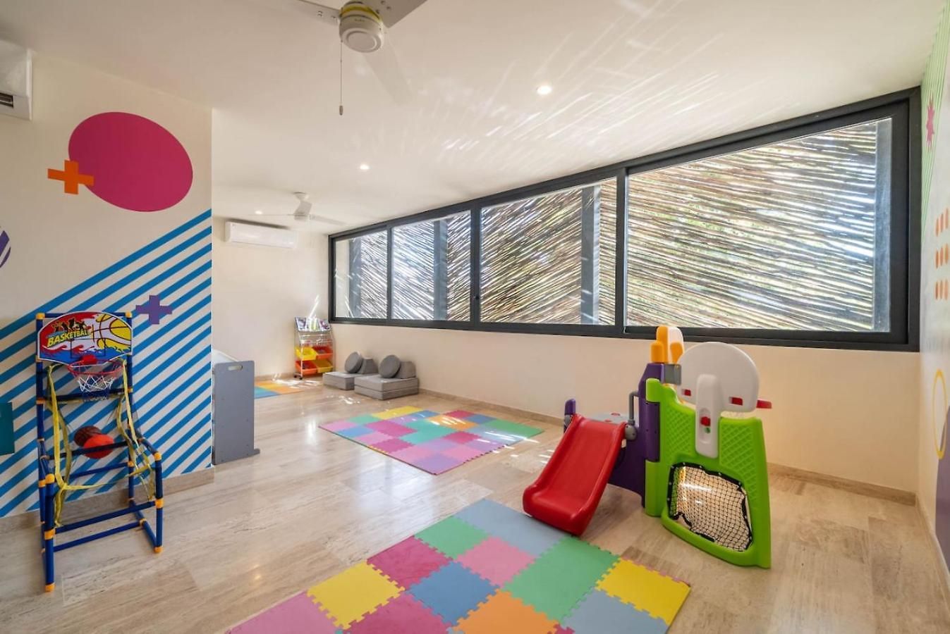 Holiday home Elegant 2br W Rooftop Pool Close To