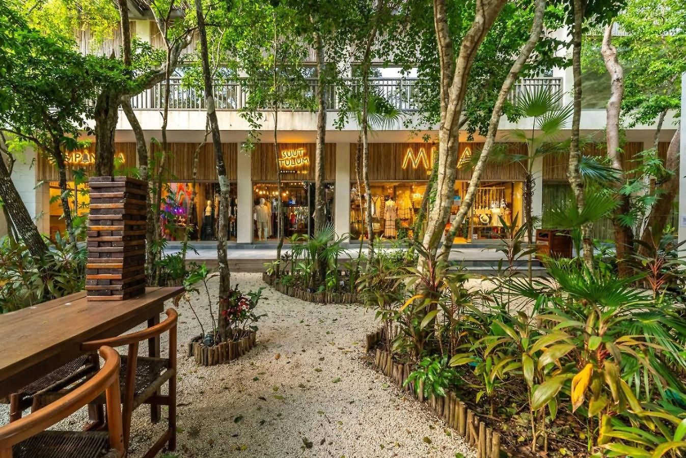 Elegant 2br W Rooftop Pool Close To Holiday home Tulum