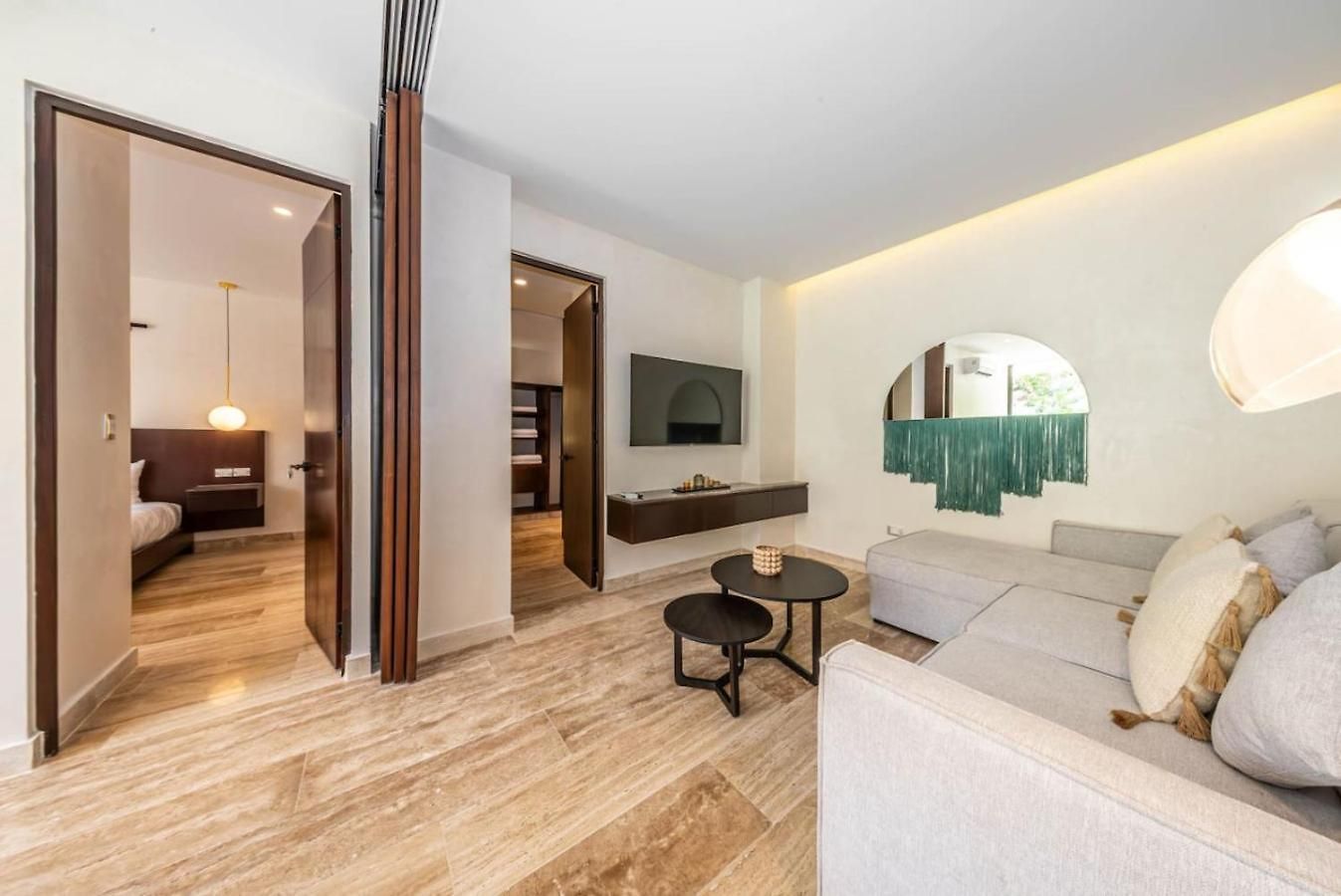 Holiday home Elegant 2br W Rooftop Pool Close To *