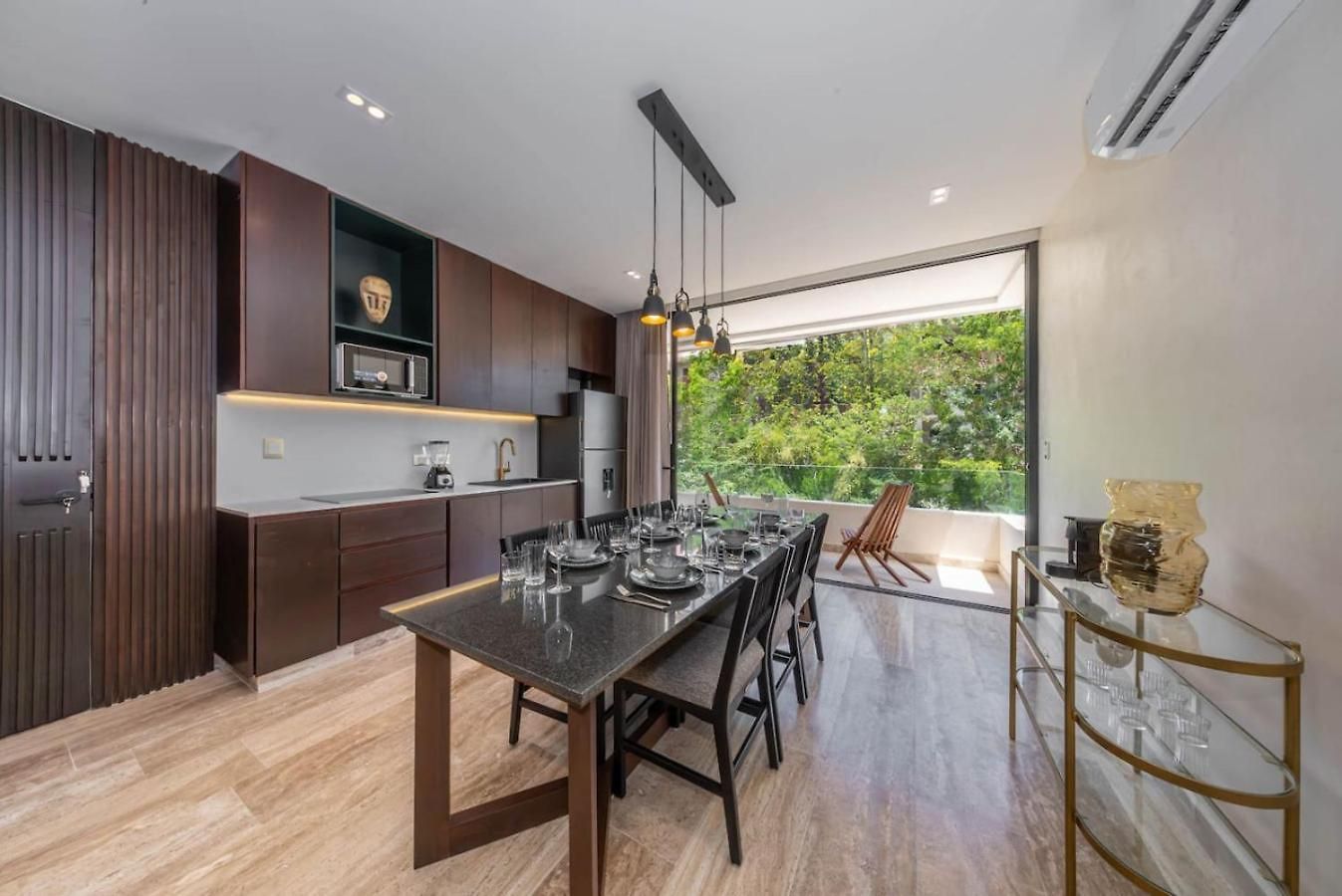 Holiday home Elegant 2br W Rooftop Pool Close To *