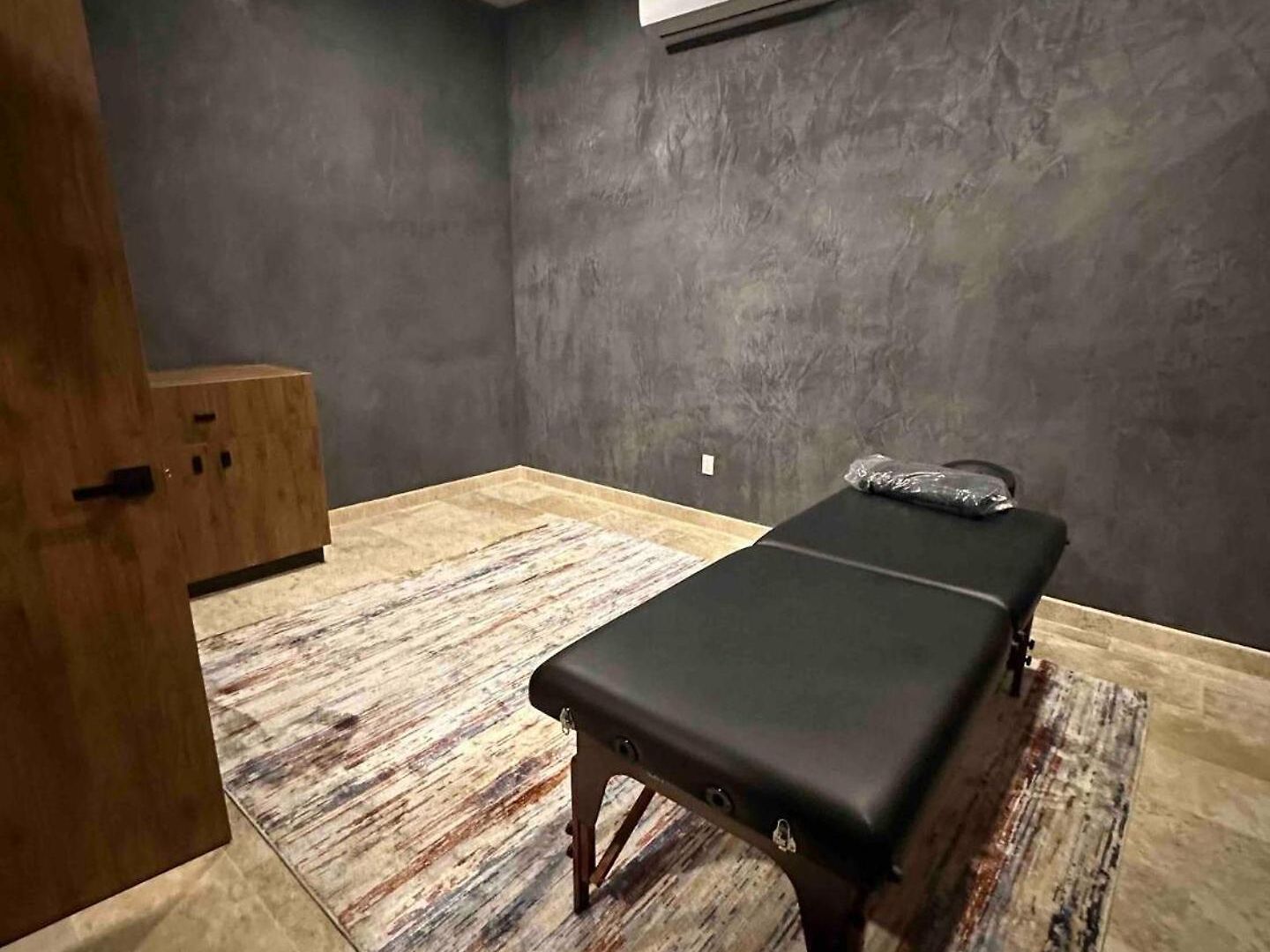 Loft, Gym, Pool, Internet Zama Apartment *