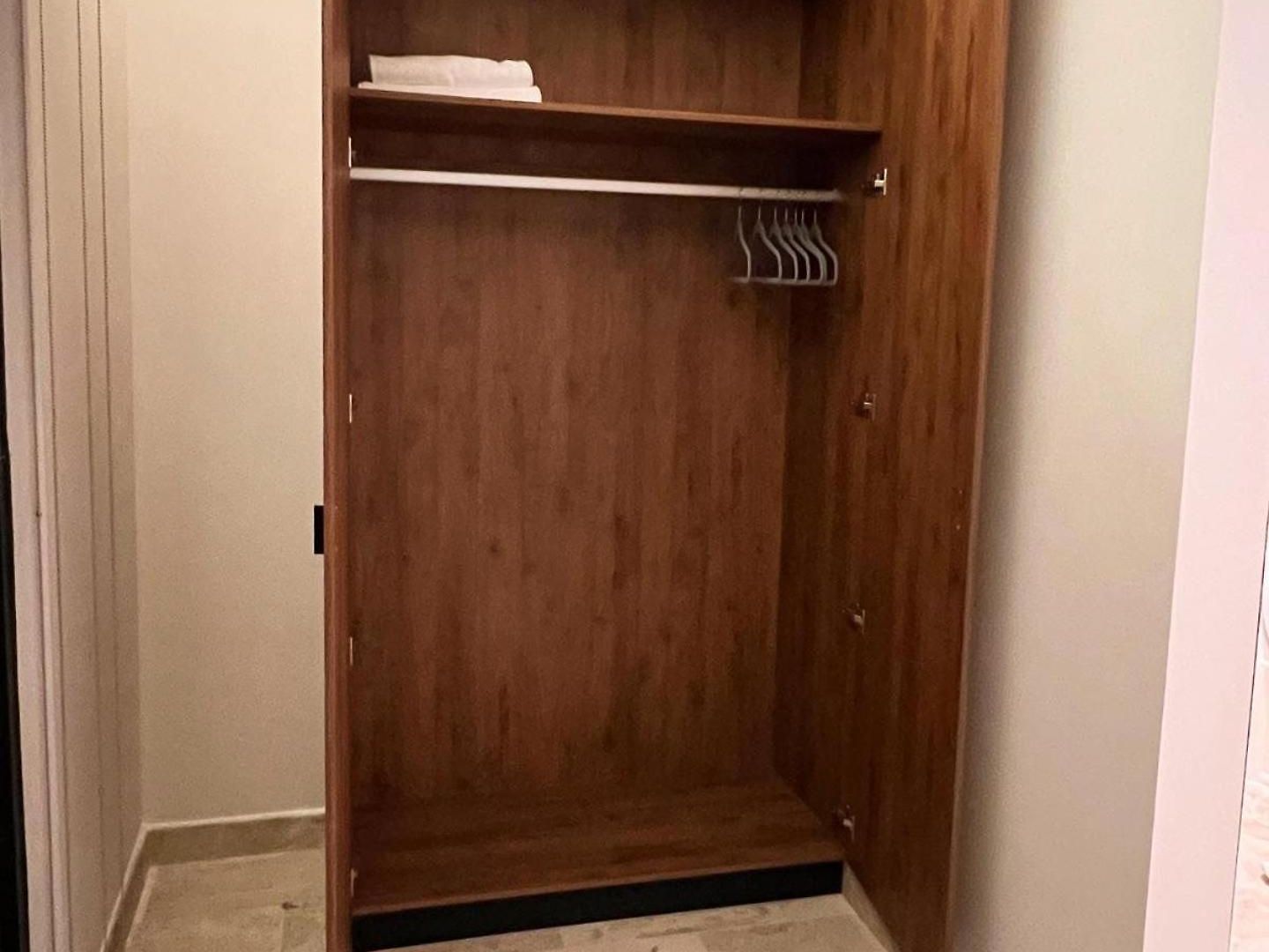Loft, Gym, Pool, Internet Zama Apartment *